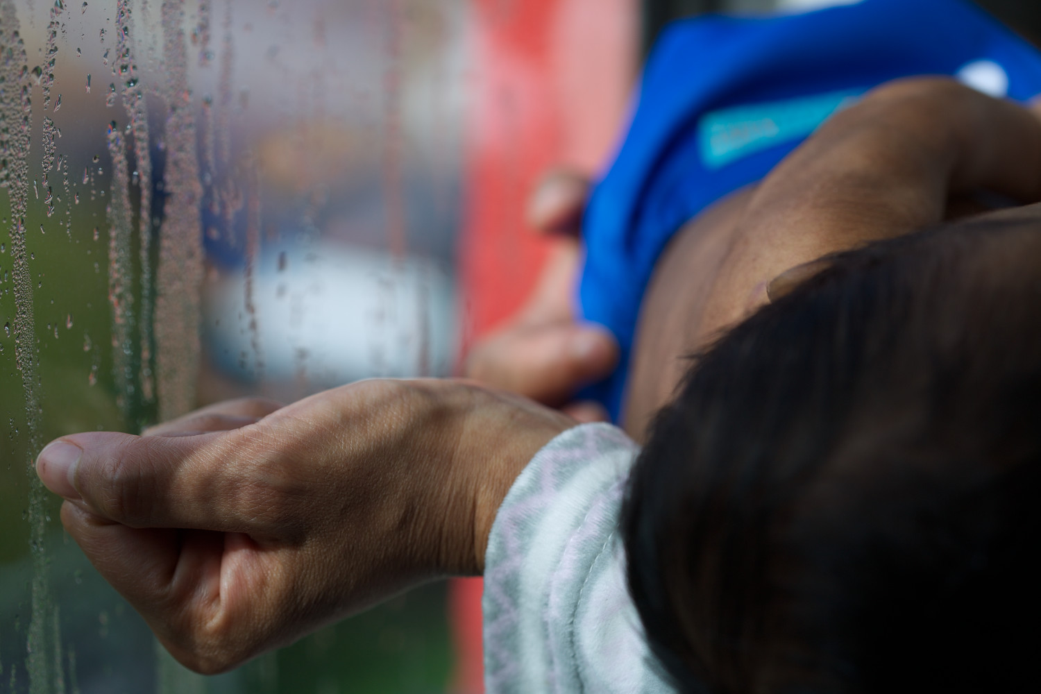 Fotografía de una madre y su bebé